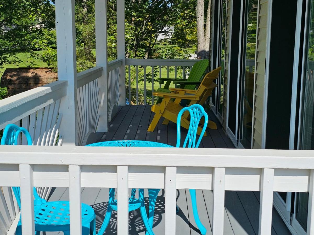 Madison Tree-Top Lake-Front Cottage מראה חיצוני תמונה